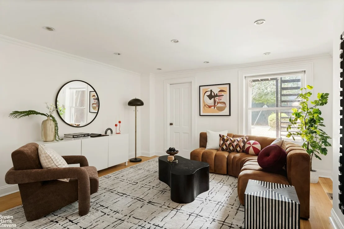 Photo of 18 ARLINGTON Place
