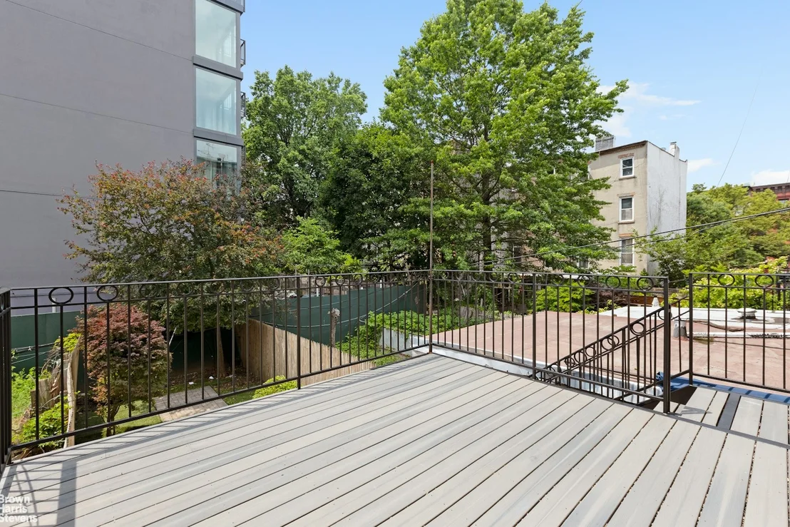 Photo of 18 ARLINGTON Place