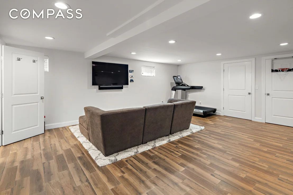 Photo of 8008 Harbor View Terrace