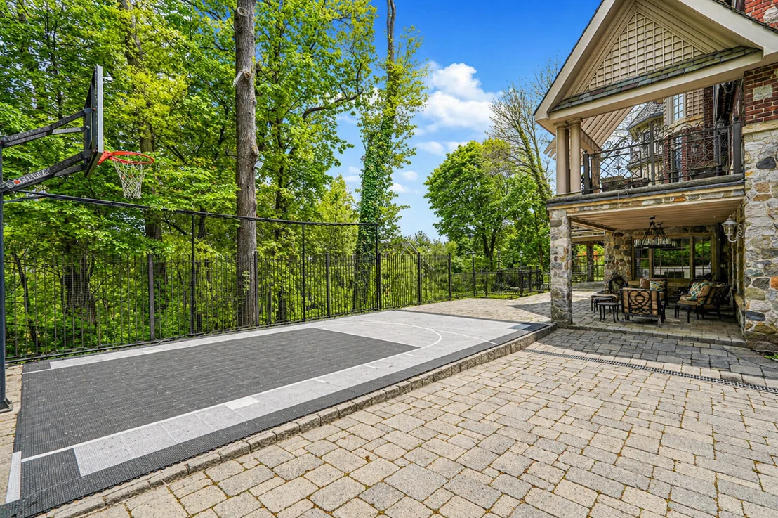 Photo of 125 BENEDICT Road