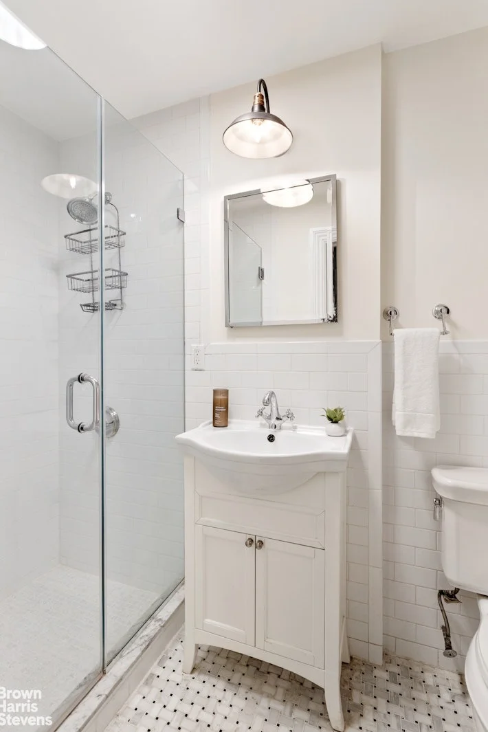 Photo of 302 WEIRFIELD Street