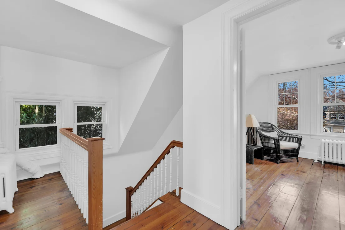 Photo of 242 STRATFORD Road