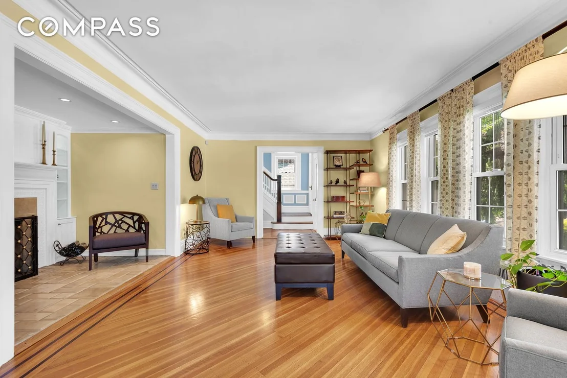 Photo of 8525 Colonial Road