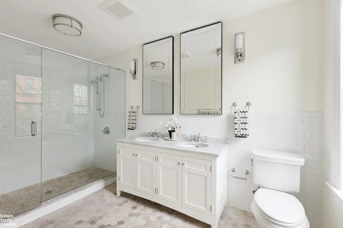 Photo of 302 WEIRFIELD Street