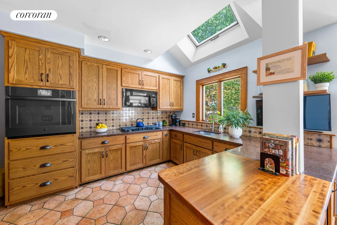 Photo of 751 Rugby Road