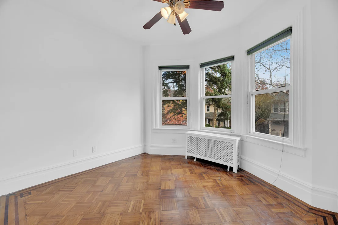 Photo of 242 STRATFORD Road