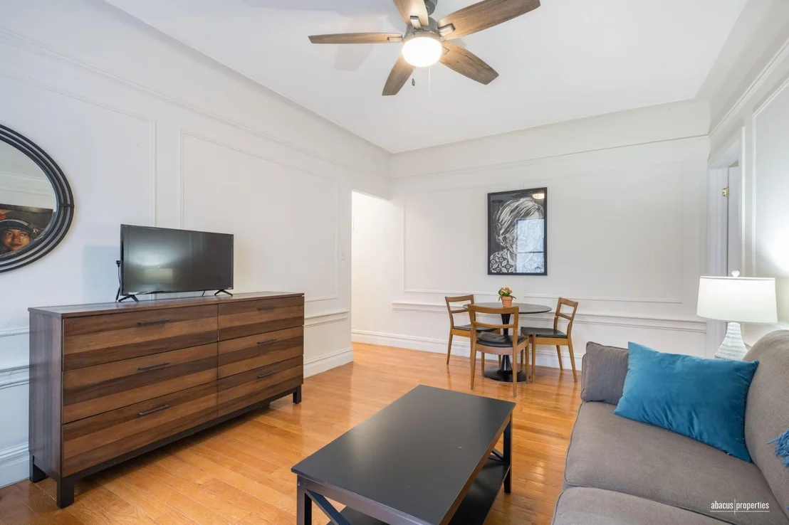 Photo of Unit 2D at 77 Eastern Parkway