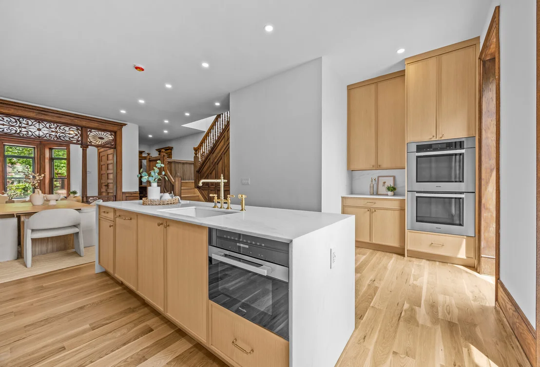 Photo of 208 LINCOLN Road