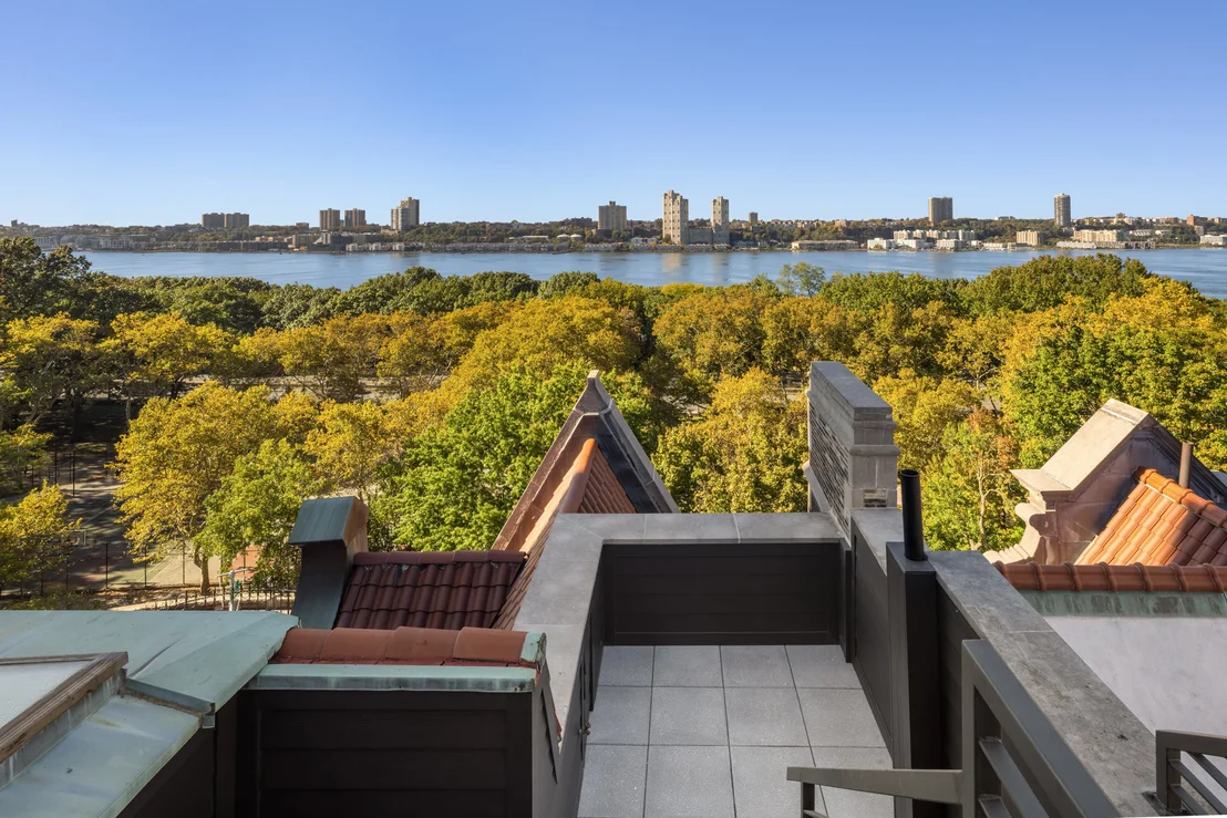 Photo of 40 RIVERSIDE Drive