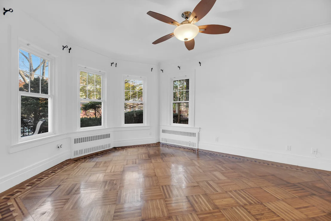 Photo of 242 STRATFORD Road