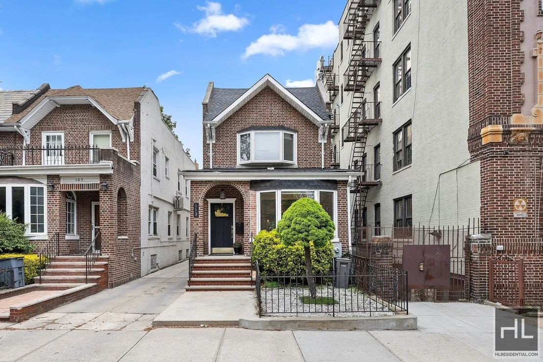 Photo of 113 Lefferts Avenue
