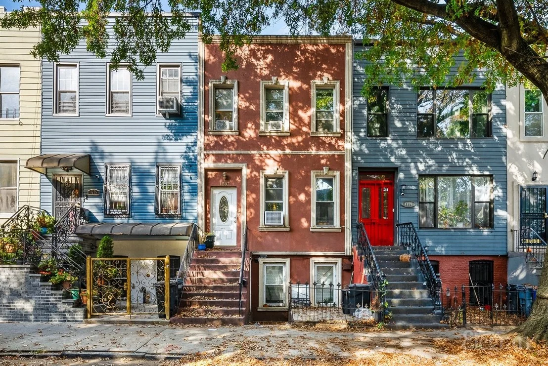 Photo of 1237 Putnam Avenue