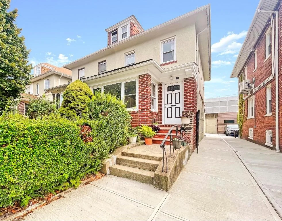 Photo of 172 SULLIVAN Place