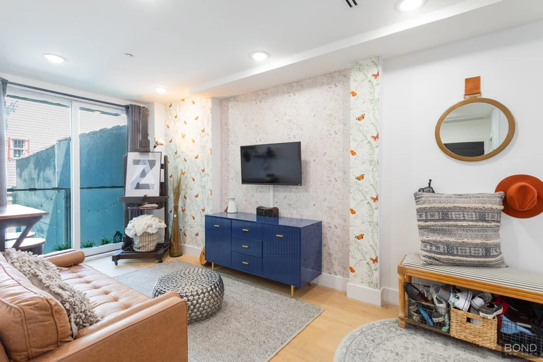Photo of Unit 2R at 31 Bleecker Street