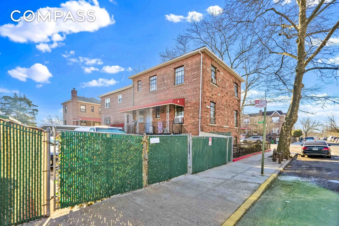 Photo of 5401 Clarendon Road