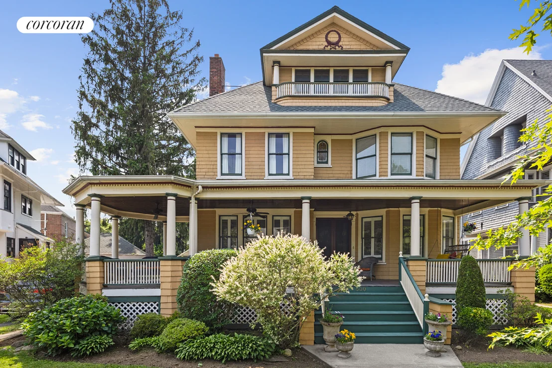 Photo of 500 E 18TH Street