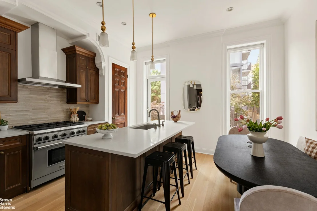 Photo of 18 ARLINGTON Place