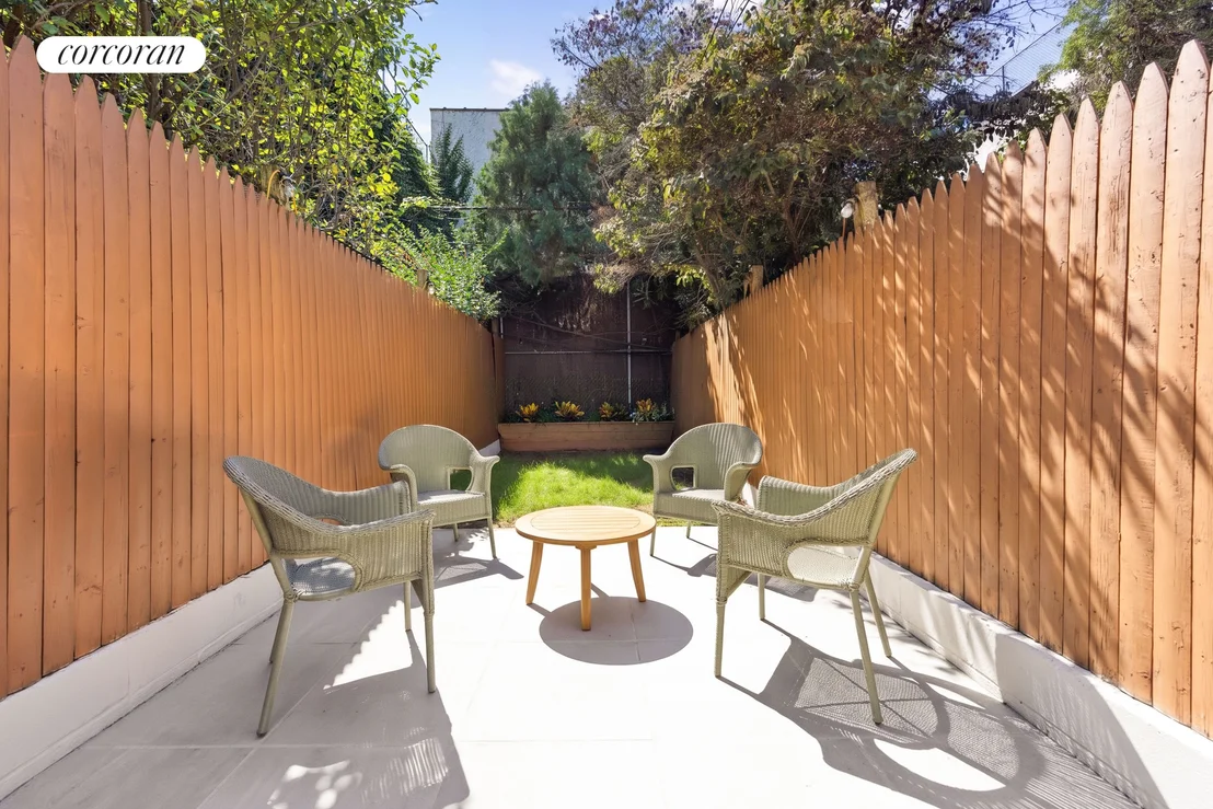 Photo of 160 10th Street
