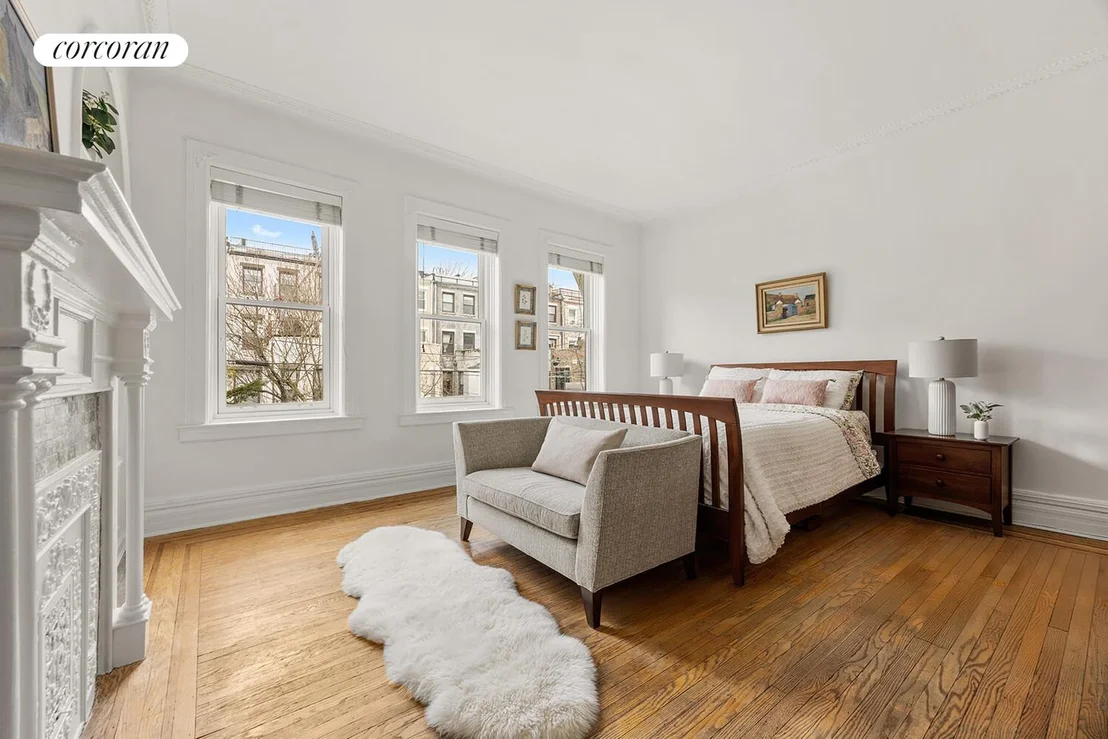 Photo of 552 4TH Street