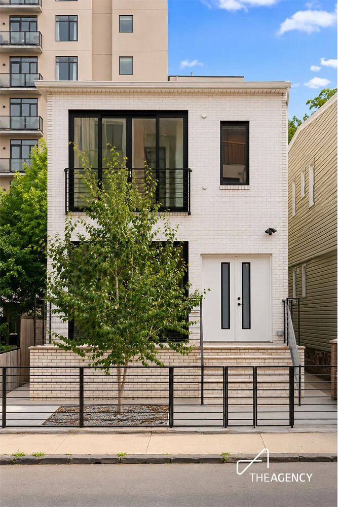Photo of 296 FENIMORE Street