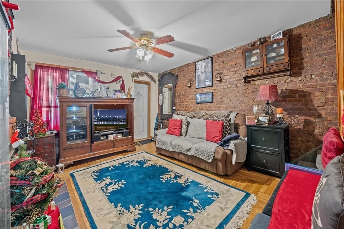 Photo of 9315 LAFAYETTE Walk