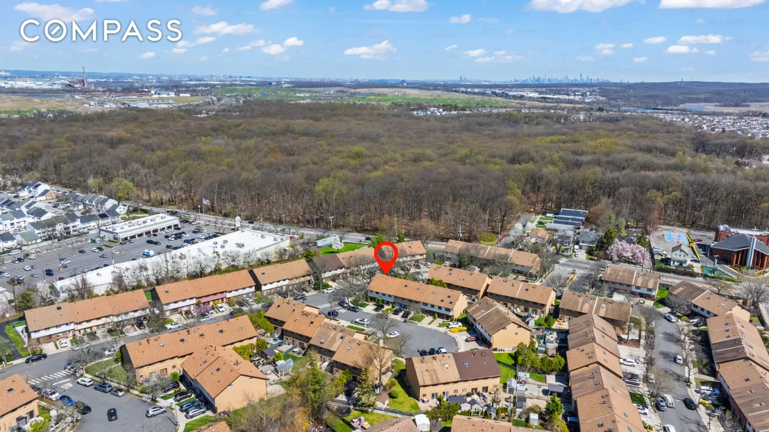 Photo of 15 Hickory Circle