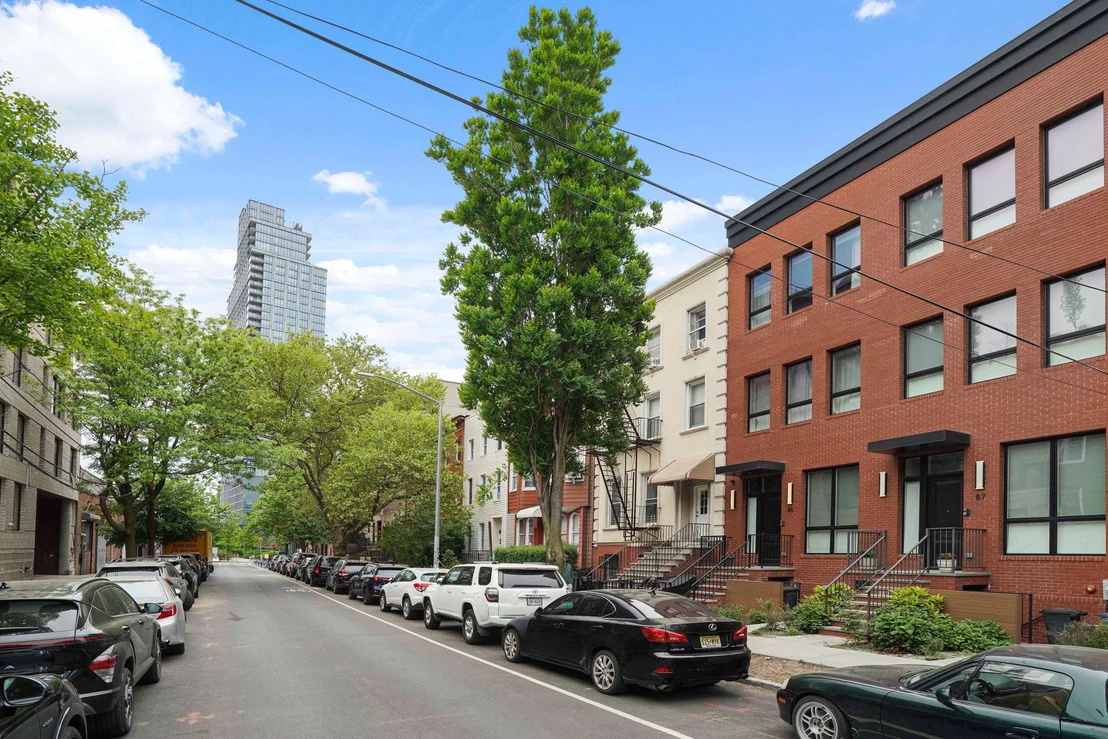 Photo of 85 Calyer Street