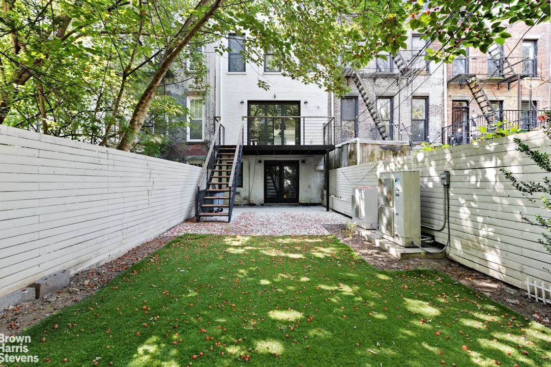 Photo of 165 PULASKI Street