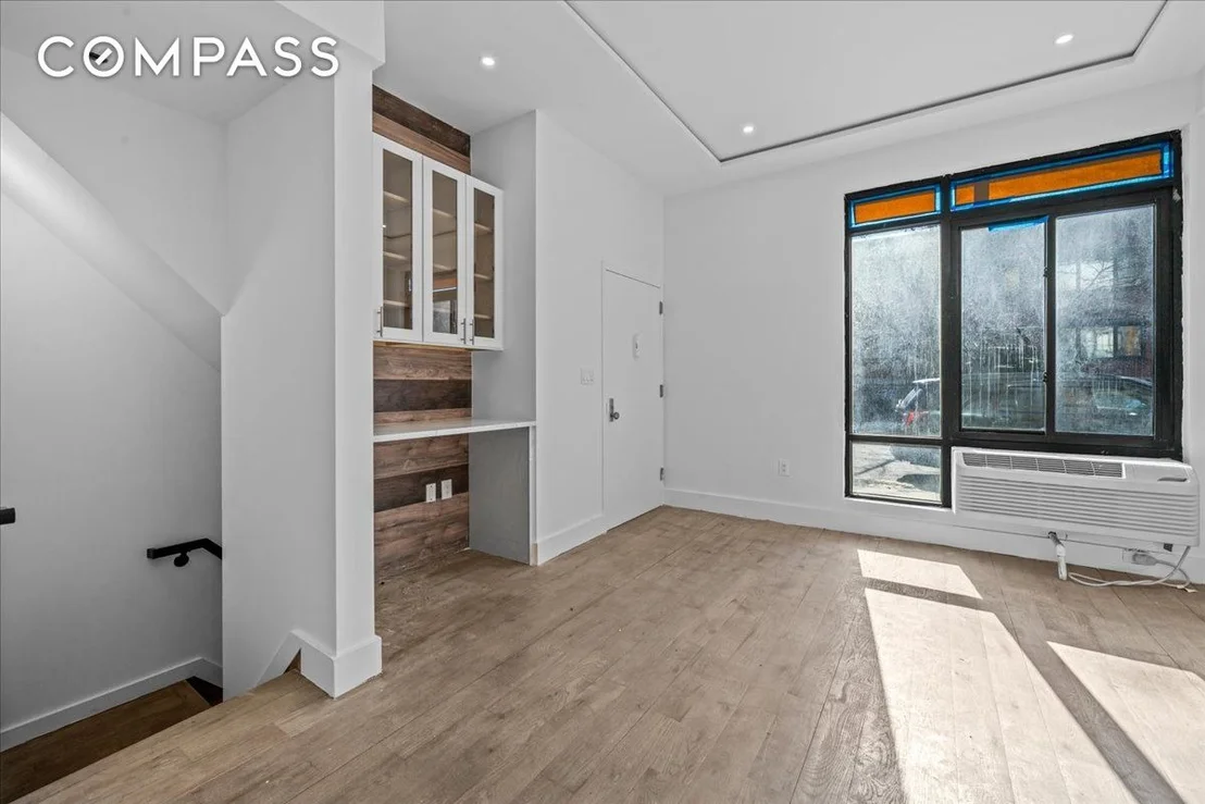 Photo of Unit MULTI at 81 Suydam Street