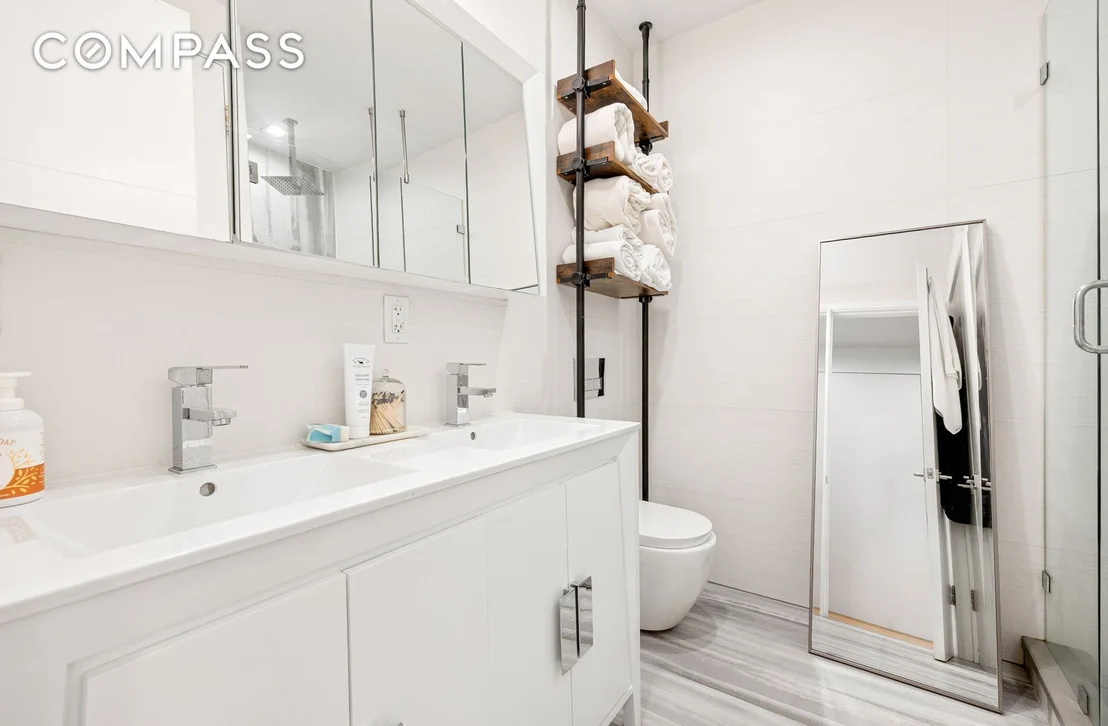 Photo of Unit 4 at 26 Eldert Street