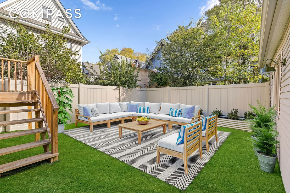 Photo of 453 Stratford Road