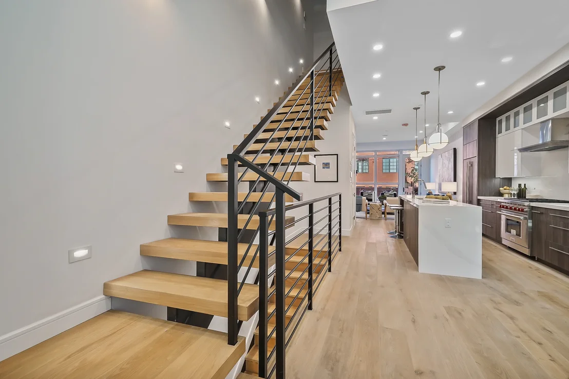 Photo of 85 Calyer Street