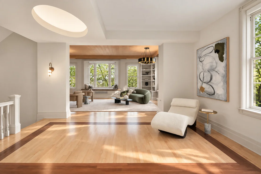 Photo of 337 RIVERSIDE Drive