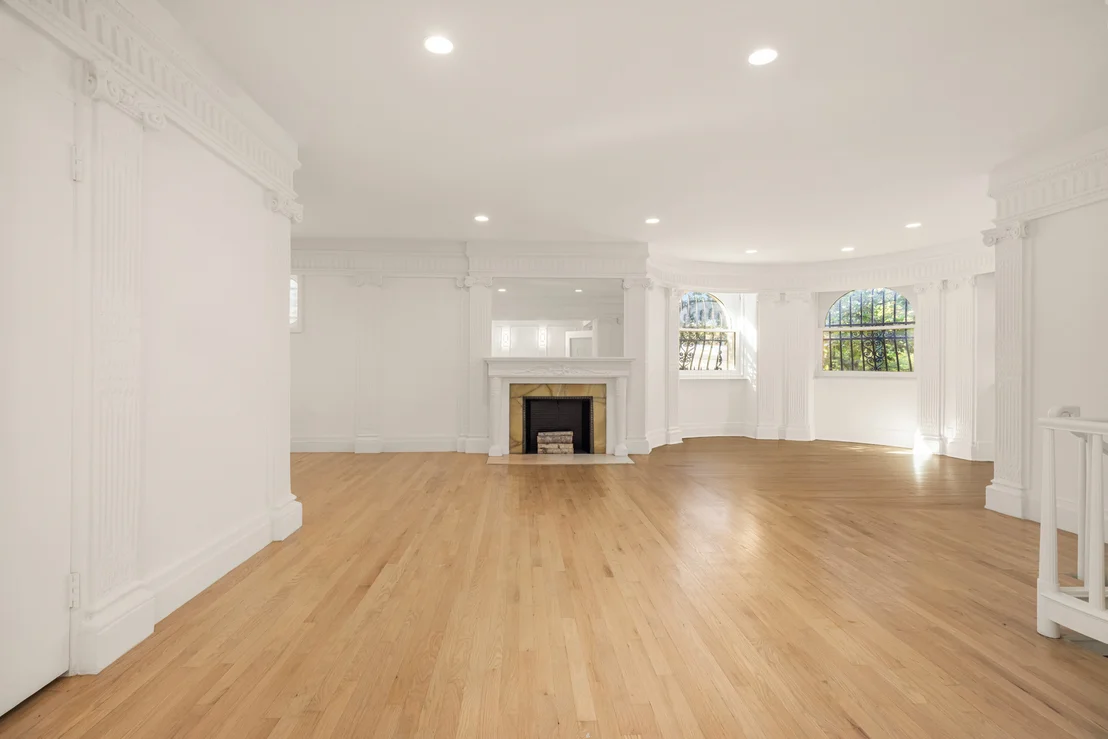 Photo of 40 RIVERSIDE Drive