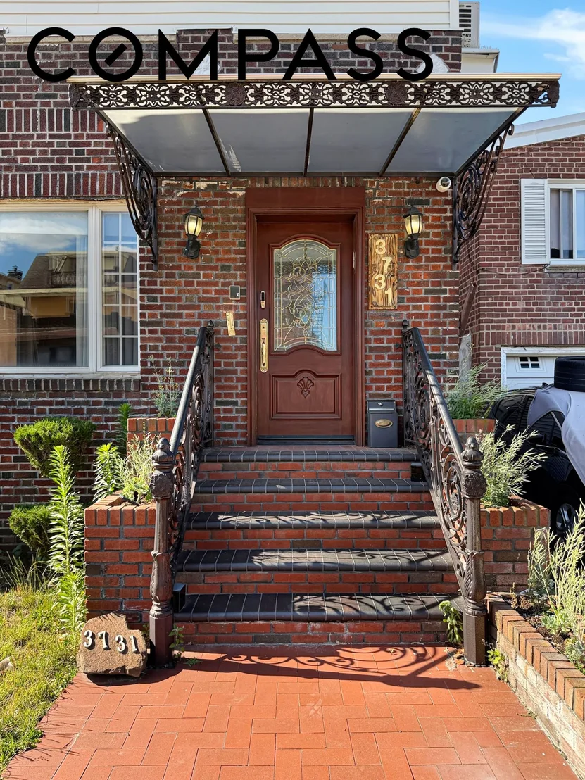 Photo of 3731 Maple Avenue