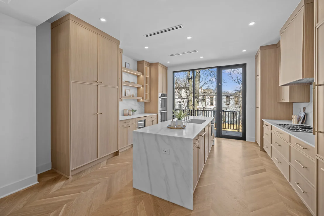 Photo of 363A 12TH Street