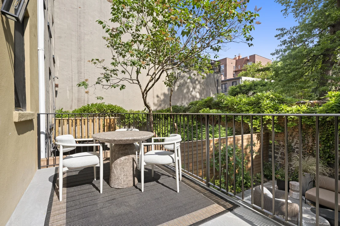 Photo of Unit TWNHSE at 227 WARREN Street
