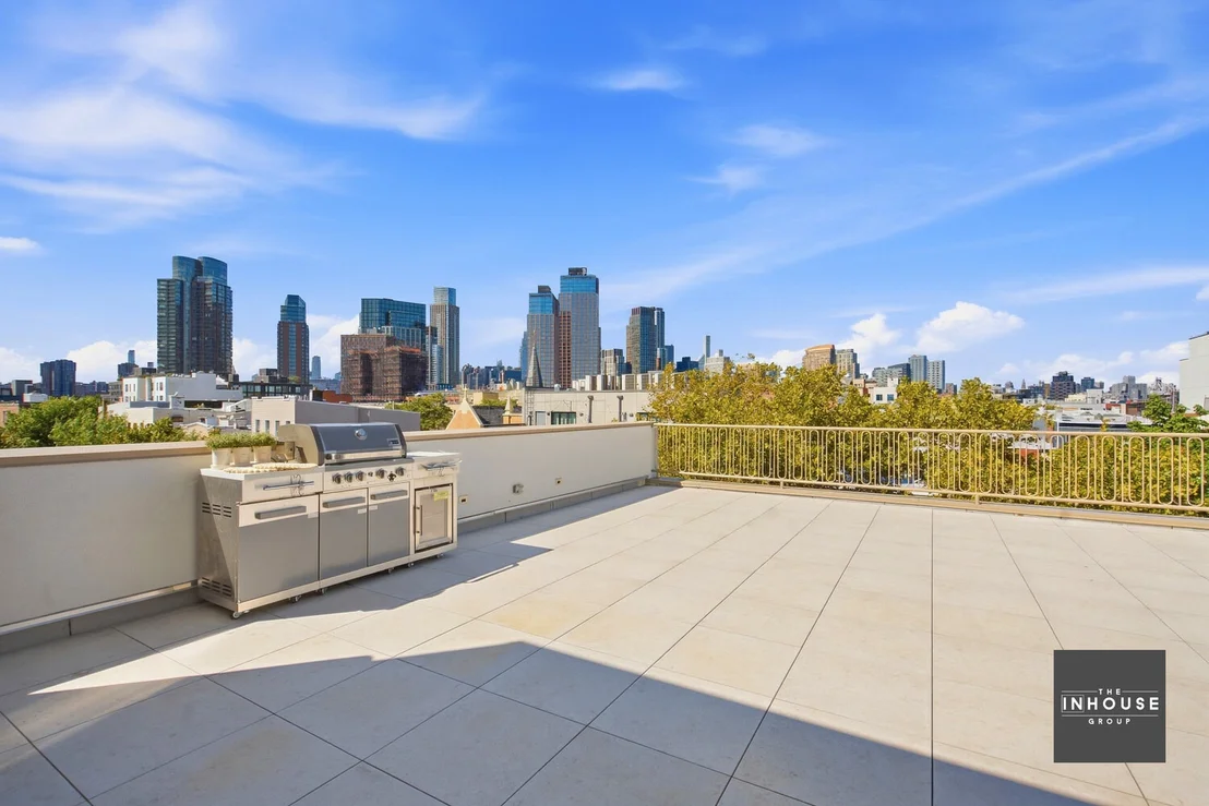 Photo of Unit PH at 174 EAGLE Street