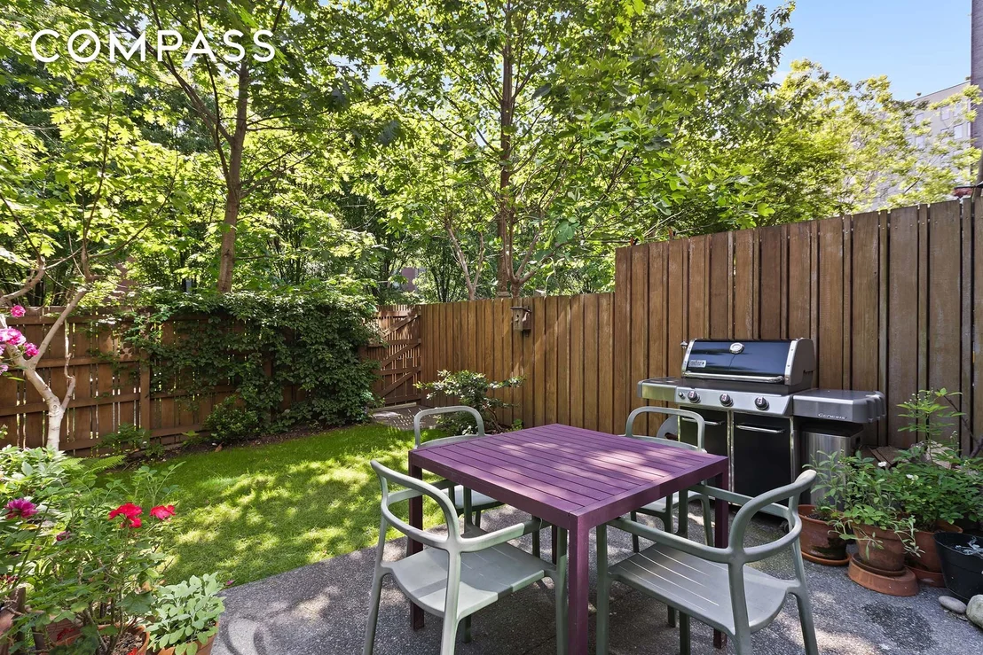 Photo of 27 Clermont Avenue