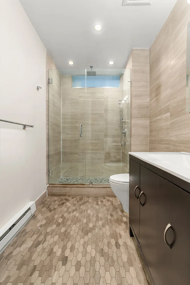 Photo of 435A CLASSON Avenue