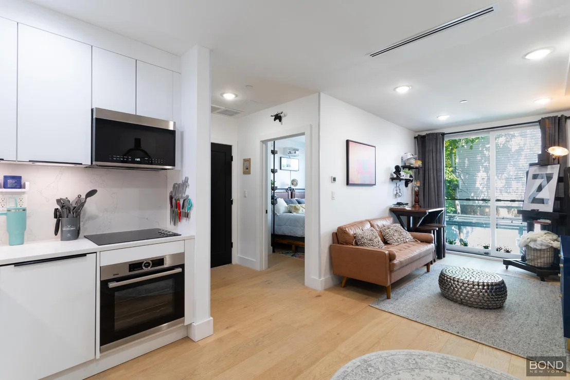 Photo of Unit 2R at 31 Bleecker Street