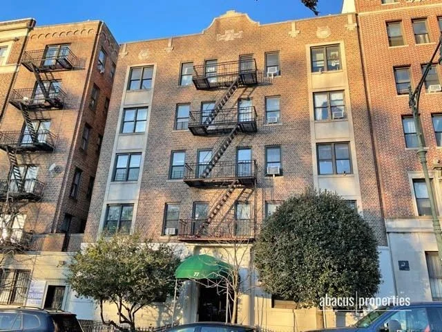 Photo of Unit 2D at 77 Eastern Parkway