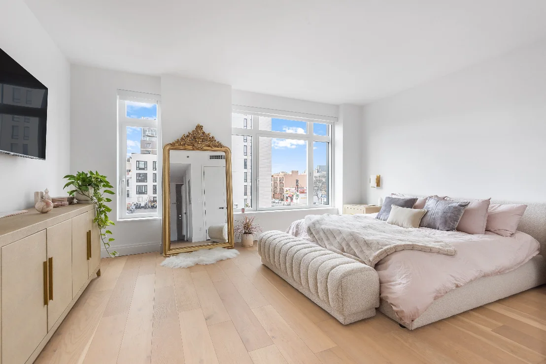 Photo of Unit 310 at 181 18TH Street