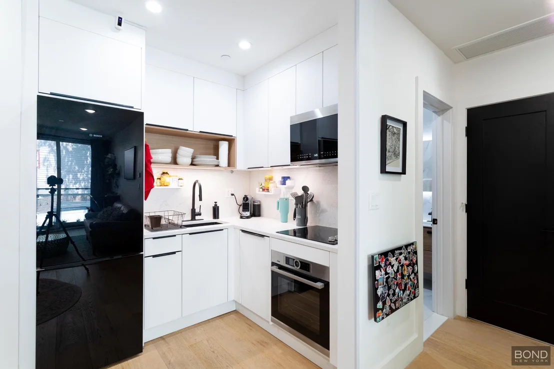 Photo of Unit 2R at 31 Bleecker Street
