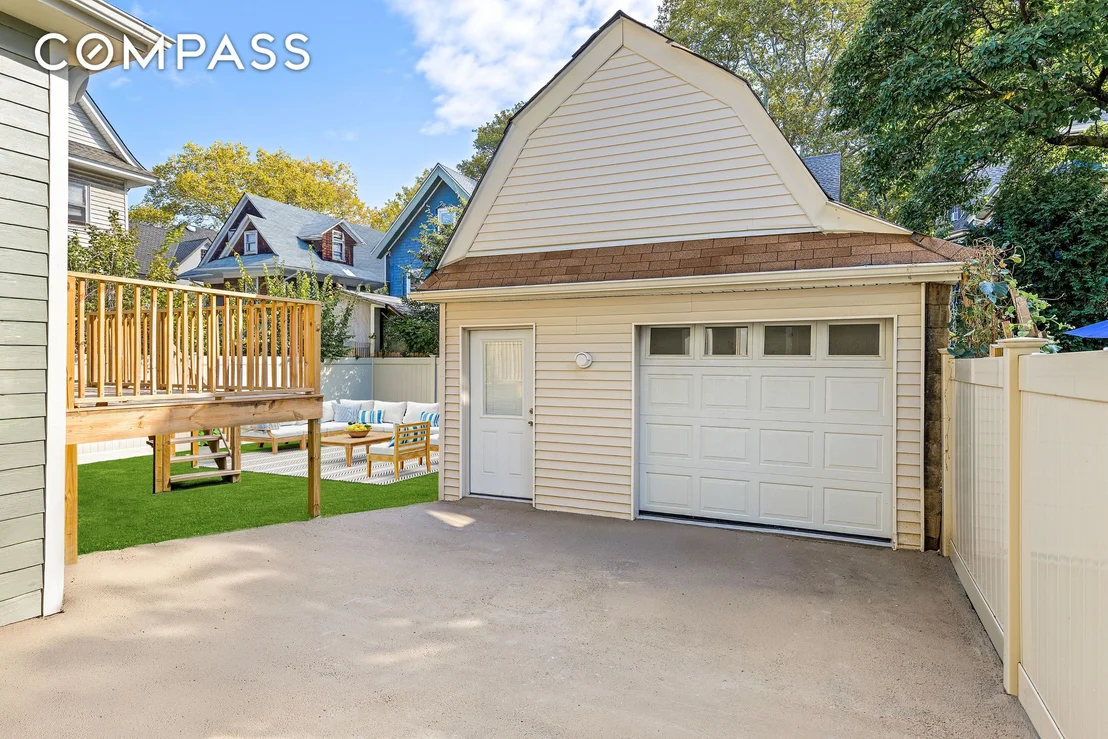 Photo of 453 Stratford Road