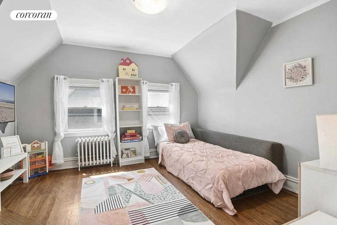 Photo of 739 Argyle Road