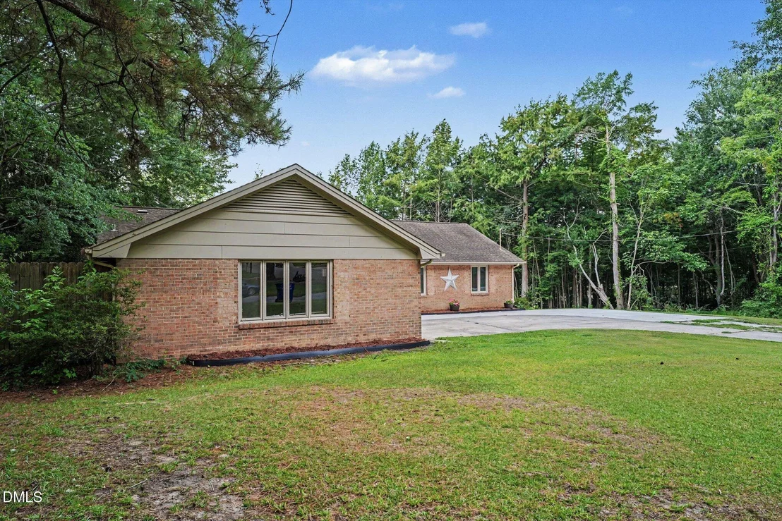 Photo of 211 Brookside Drive