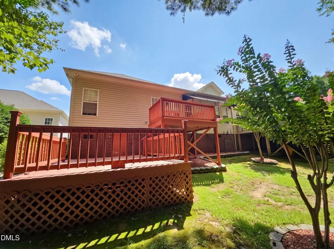 Photo of 302 Commonsgate Drive