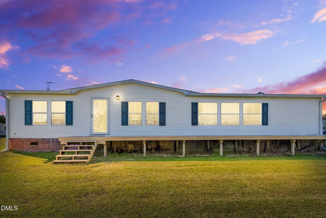 Photo of 1190 Sanders Road