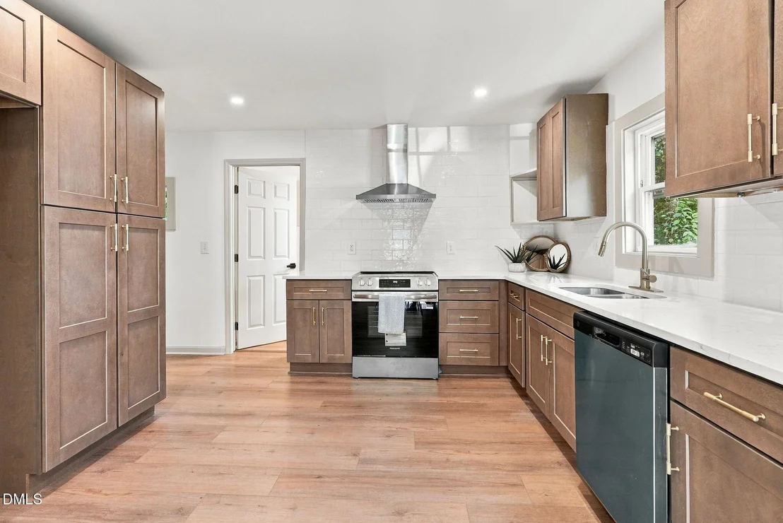 Photo of 2413 Shenandoah Avenue